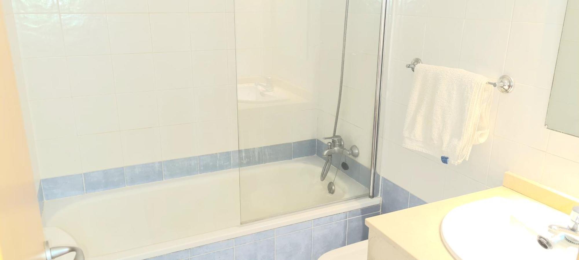 Bright & Airy Sea View Apartment โมฮาการ์ ภายนอก รูปภาพ